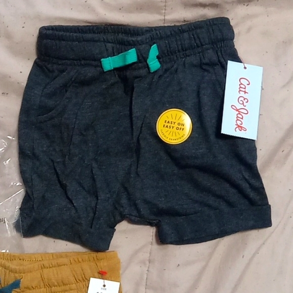 NWT 2 Cat&Jack BabyBoy Shorts - Picture 2 of 7